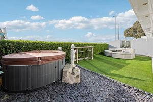 Photo 9- click for photo gallery